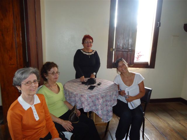 http://muspam.com.br/images/phocagallery/projetos/historia_oral/magda mendes maria lucia ana maria e luciana_050811.jpg